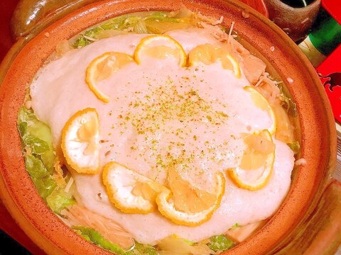 ふわふわ蕎麦粉はんぺんの柚子香る雪かぶり鍋